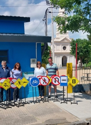 UNASEV entreg&oacute; material vial a Plaza de Deportes de Sarand&iacute; Grande con el objetivo de crear una escuela de educaci&oacute;n en el tr&aacute;nsito