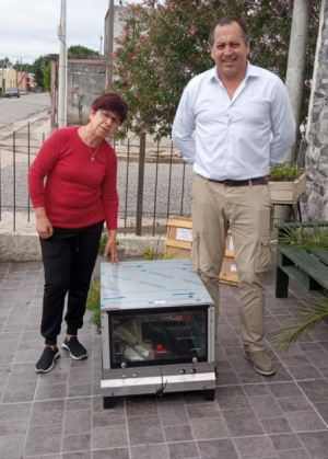 Entregaron horno industrial a emprendedora de Sarand&iacute; Grande