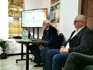 Historiador Carlos P&eacute;rez D'Auria expuso anoche sobre rol de la masoner&iacute;a en la independencia a sala llena en Cowork Sarand&iacute; de Sarand&iacute; Grande