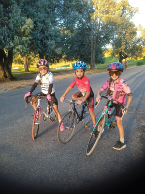Ciclistas de Sarand&iacute; Grande participaron en nueva competencia en Durazno
