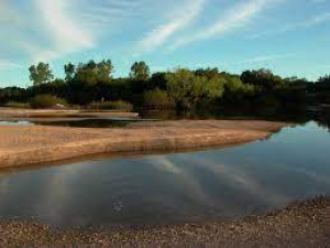 El R&iacute;o Y&iacute; no da paso en Polanco del Y&iacute; y San Borga debido a las fuertes lluvias