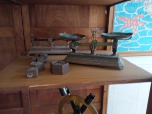 Inauguraron exposici&oacute;n de objetos y documentos hist&oacute;ricos en la Escuela N&deg; 7 de Sarand&iacute; Grande