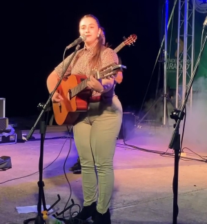 La folclorista de Sarand&iacute; Grande estuvo presente en festivales de Sarand&iacute; del Y&iacute; y Canelones
