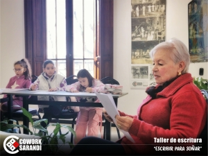 Comenz&oacute; con gran respuesta y esp&iacute;ritu creativo el taller "Escribir para So&ntilde;ar" en Cowork Sarand&iacute; y las inscripciones siguen abiertas