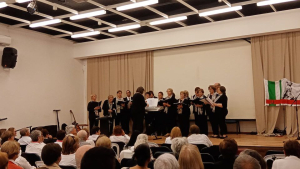 Coro de Uni 3 Sarand&iacute; Grande se present&oacute; anoche en Durazno