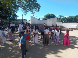Se llev&oacute; a cabo cierre de proyectos en Escuela N&deg; 38 centrado en lugares y personalidades emblem&aacute;ticas de Sarand&iacute; Grande