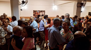 Noche de baile y alegr&iacute;a vivi&oacute; el Club de Abuelos de Sarand&iacute; Grande con Grupo Instinto
