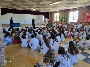 Bomberos est&aacute; brindando capacitaci&oacute;n sobre incendios y accidentes a escolares de Sarand&iacute; Grande