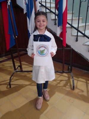 Alumna de Escuela 7 de Sarand&iacute; Grande cre&oacute; un nuevo logo de la instituci&oacute;n que refleja valores y futuro