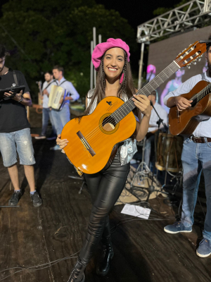 Artista de Sarand&iacute; Grande Luc&iacute;a Chappe fue protagonista en cierre del Carnaval de San Gregorio de Polanco