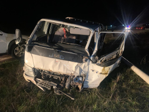 Un cami&oacute;n utilitario choc&oacute; contra una vaca en Ruta 5