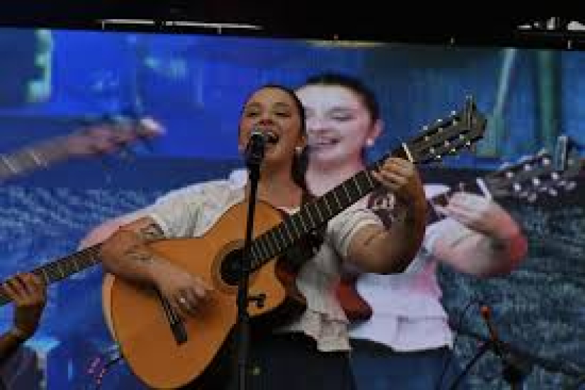 Folclorista de Sarand&iacute; Grande Luc&iacute;a Aramburu se presentar&aacute; el s&aacute;bado en Fiesta de San Felipe y Santiago 2024