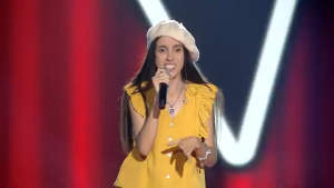 Joven artista de Sarand&iacute; Grande Luc&iacute;a Vi&ntilde;a debut&oacute; anoche en TV nacional