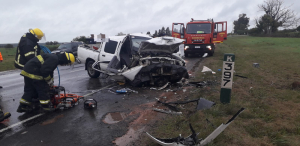 Cinco lesionados en violento choque frontal en Ruta 3