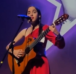 Folclorista de Sarand&iacute; Grande Luc&iacute;a Vi&ntilde;a gan&oacute; tercer premio en concurso &ldquo;Busco Tu Voz&rdquo; y grabar&aacute; un videoclip profesional