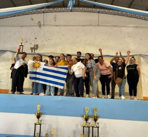 Grupo de Danzas de Ra&iacute;ces Sarandienses brill&oacute; en el certamen internacional de danzas en Argentina