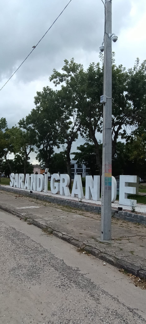 Hoy se activ&oacute; el segundo punto de videovigilancia de Sarand&iacute; Grande junto a las letras corp&oacute;reas