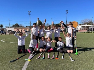 Equipo de Categor&iacute;a Sub 12 de Deportivo Hockey de Sarand&iacute; Grande debut&oacute; ayer en torneo Centro Sur