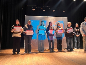 Decenas de alumnos del Instituto Anglo recibieron sus diplomas del a&ntilde;o 2024 en Sarand&iacute; Grande
