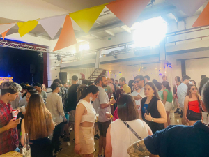 M&aacute;s de 900 j&oacute;venes hubo en gran fiesta de Navidad en CDSS de Sarand&iacute; Grande