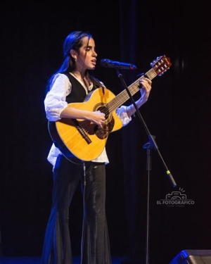 Folclorista Luc&iacute;a Vi&ntilde;a comenz&oacute; a agendar presentaciones en hogares de ancianos de Sarand&iacute; Grande