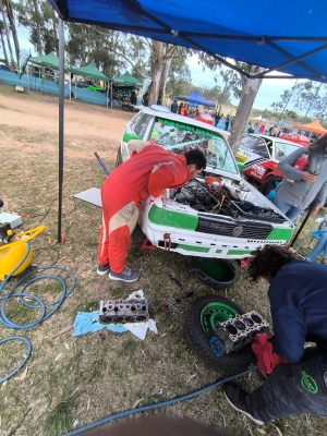 Piloto Andr&eacute;s Labandera de Sarand&iacute; Grande destac&oacute; la solidaridad tras sufrir desperfecto en quinta fecha de campeonato del CUPA en Maldonado