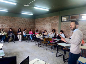 Charla de concientizaci&oacute;n sobre autismo brindaron en el Liceo de Sarand&iacute; Grande Cadisar y Recrear