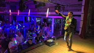 Casi 300 personas disfrutaron de una gran fiesta en los 21 a&ntilde;os de Discoteca Nuevo Mileno del DJ Alex Amaro