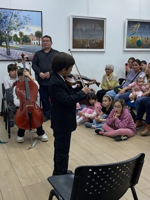 Orquesta Inicial del N&uacute;cleo Sinf&oacute;nico ofreci&oacute; su segundo concierto en el Centro Cultural de Sarand&iacute; Grande