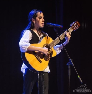 Artista Luc&iacute;a Vi&ntilde;a brindar&aacute; el mi&eacute;rcoles espect&aacute;culo con cl&aacute;sicos del folclore en Hogar de Ancianos de Sarand&iacute; Grande