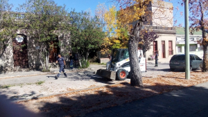 Limpieza frente a Plaza Pis&oacute;n