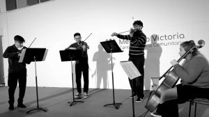 M&uacute;sico Luciano Ram&oacute;n se present&oacute; anoche con el Cuarteto Bucar&eacute; en el Mercado Victoria de Montevideo