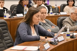 Edila Luc&iacute;a Pereira solicit&oacute; estacionamiento para motos en escuelas y lomadas en barrio Nuevo Par&iacute;s de Sarand&iacute; Grande