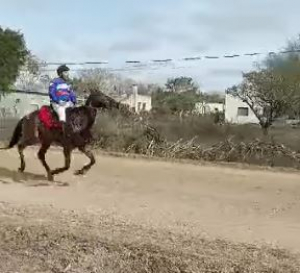 Jinetes del C.S. 12 de Octubre de Sarand&iacute; Grande triunfaron en San Ram&oacute;n y Vergara