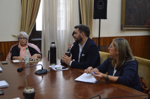 Reuni&oacute;n entre Cayetano Stopingi, otros alcaldes y directores de la Intendencia