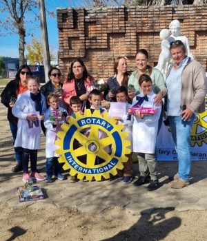 Celebraron D&iacute;a de la Madre en plazoleta Paul Harris de Sarand&iacute; Grande