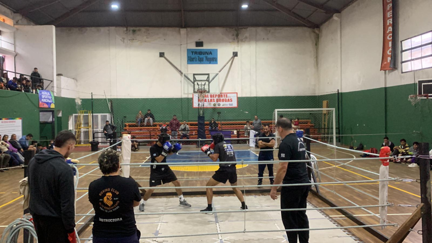 Equipo de boxeo de Sarand&iacute; Grande particip&oacute; ayer en velada con 30 peleas en Paso de los Toros