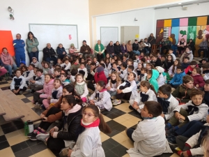 Escuela N&deg; 7 "Sim&oacute;n Bol&iacute;var" celebr&oacute; hoy D&iacute;a del Abuelo con juegos, alegr&iacute;a y torta compartida