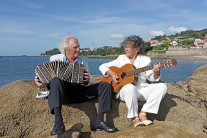 El pr&oacute;ximo s&aacute;bado tendr&aacute; lugar presentaci&oacute;n del libro de Alicia Olivera Paladino con velada musical en Sarand&iacute; Grande
